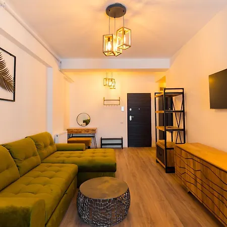 By Rs 2 Apartament