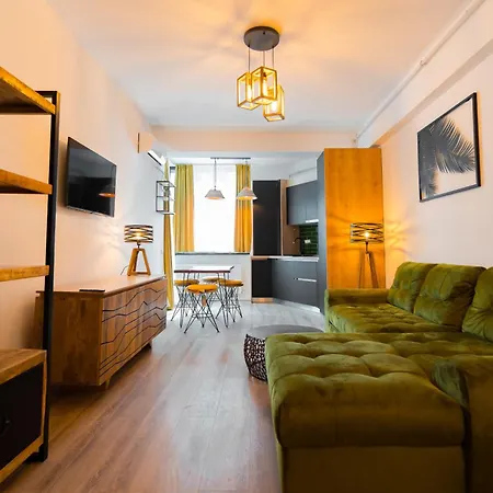 By Rs 2 Apartament *