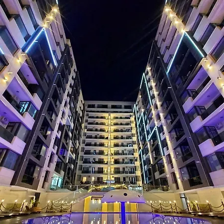 By Rs 2 Apartament *